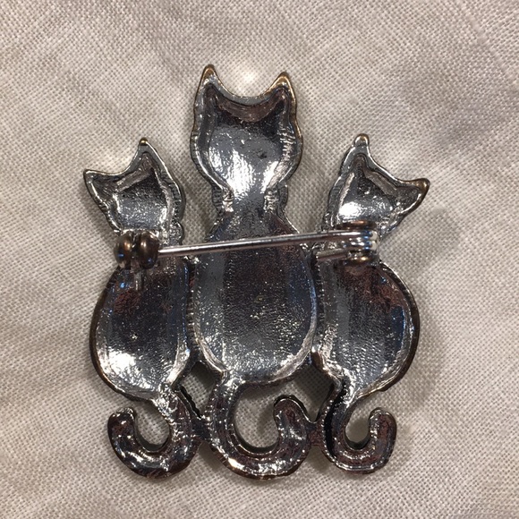 Cat Backs Trio Marquisate Brooch - Picture 2 of 9
